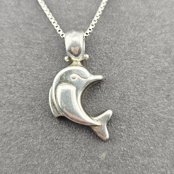 Italian Silver Chain with Dolphin Pendant - Picture 2 of 6